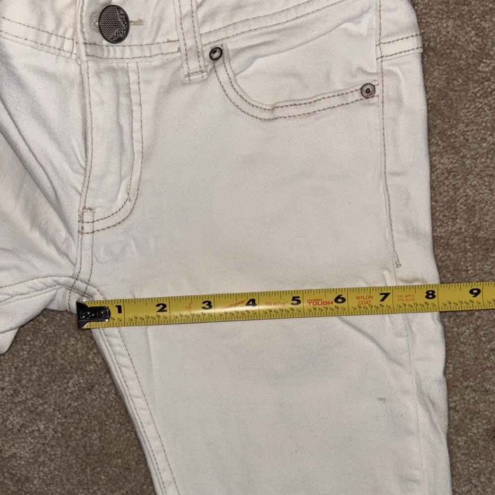 Free People Cropped Jeans White 5-Pocket Chewed Hem Distressed, Size 24 - Picture 13 of 16
